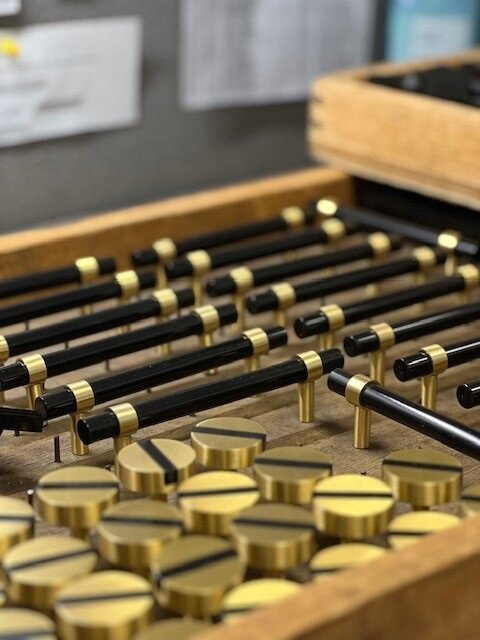 1307, 1308, 1309 & 1310 Pull Series - Colonial Bronze