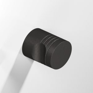 Colonial Bronze 104 105 25 in Frost Black™ (19F)